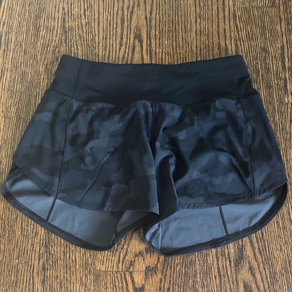 Lululemon camo speed up shorts, size 4, 4”